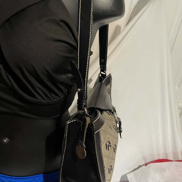 DOONEY AND BOURKE large ring flap grey and black canvas with black leather trim - Picture 14 of 16